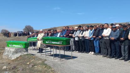 Anne, Baba ve Oğul Yan Yana Defnedildi: Malatya'da Yürek Yakan Cenaze