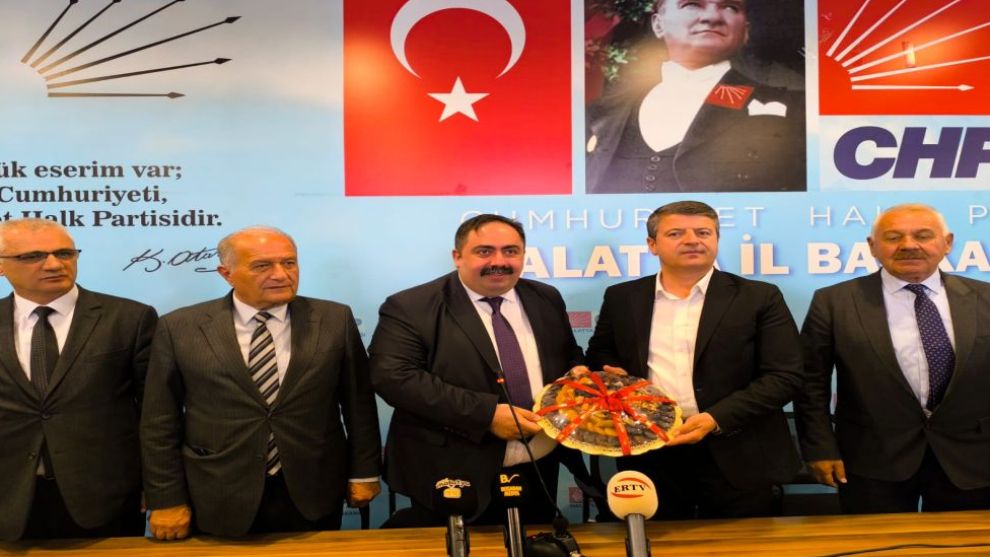 “Bir Elmanın İki Yarısıyız”