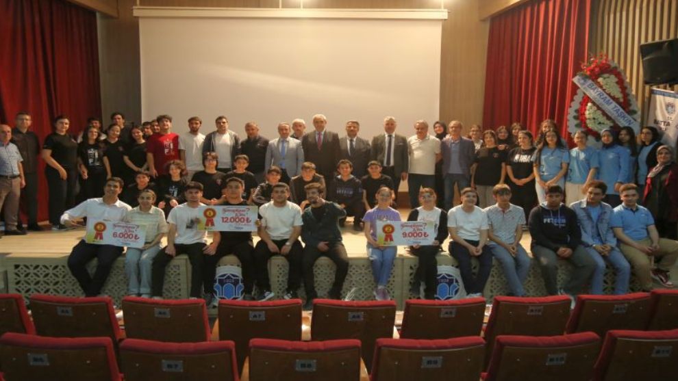 Battalgazi Bilgi Yarışması Şampiyonu Belli Oldu! Büyük Ödül Verildi