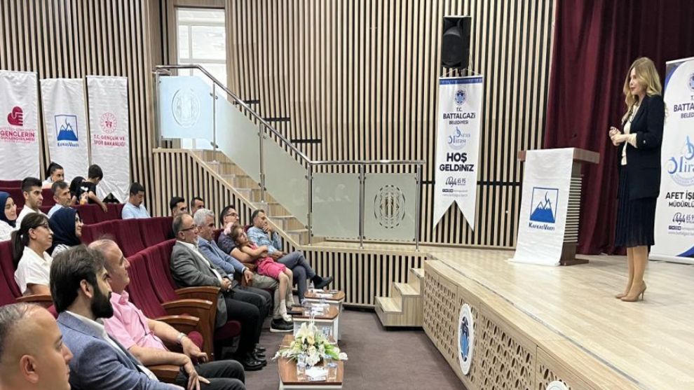 Gençler Kriz Yönetimini Öğreniyor: Malatya'da Önemli Buluşma!