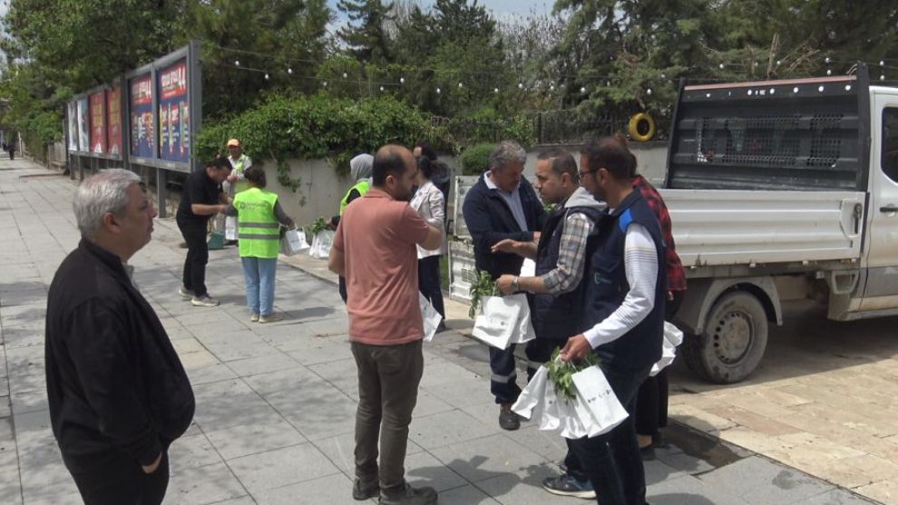 Malatya'da Atıktan Fide Mucizesi! Vatandaşlar Ücretsiz Sahip Oldu