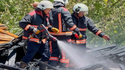 Malatya'da Ağır Hasarlı Okulda Çatı Yangını: Maddi Hasar Meydana Geldi