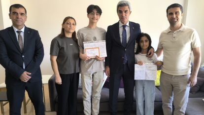 Milli Eğitim Müdürü Karne İçin Öğrencinin Evine Gitti
