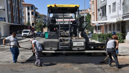 Yeşilyurt'ta asfalt çalışmaları devam ediyor