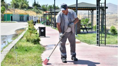 Yeşilyurt'ta Parklar Yenileniyor, Yeşil Alanlar Genişliyor