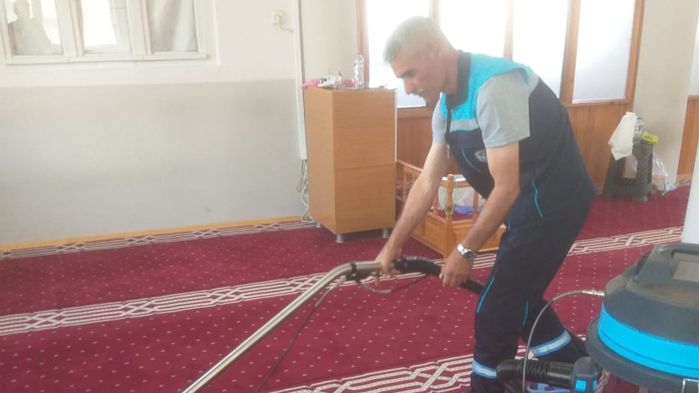 Battalgazi'de Bayram Öncesi Camiler ve Mezarlıklar Temizlendi
