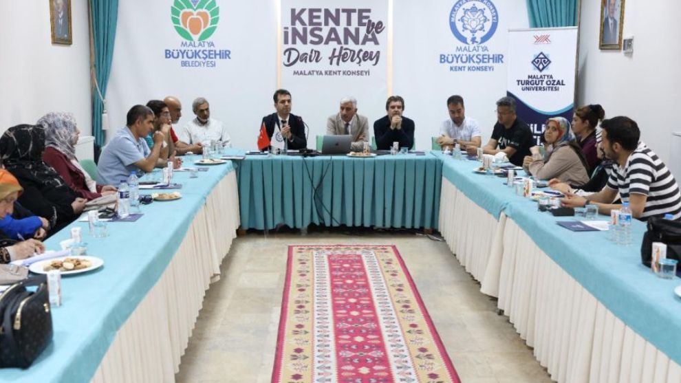 Bilim Kafe serisi Malatya'da başladı