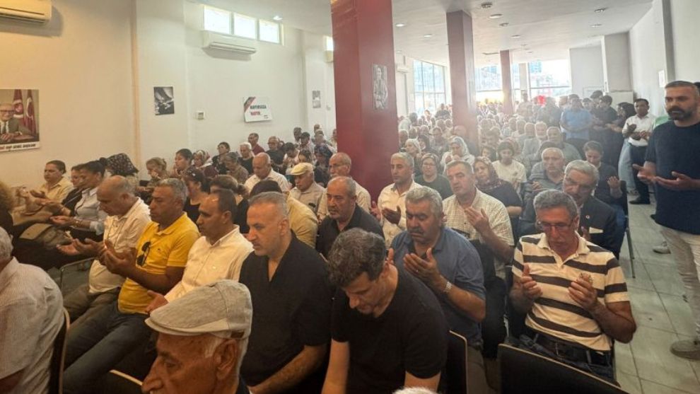 CHP Malatya Ferdi Zeyrek'i dualarla andı