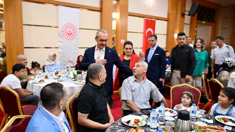 Malatya'da 41 Depremzede Aile Yetim Çocuklara Evini ve Gönlünü Açıyor