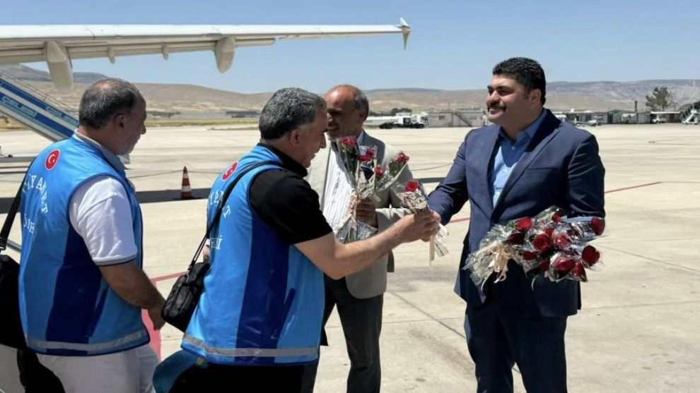 Malatya'da Hacılar Güllerle Karşıladı