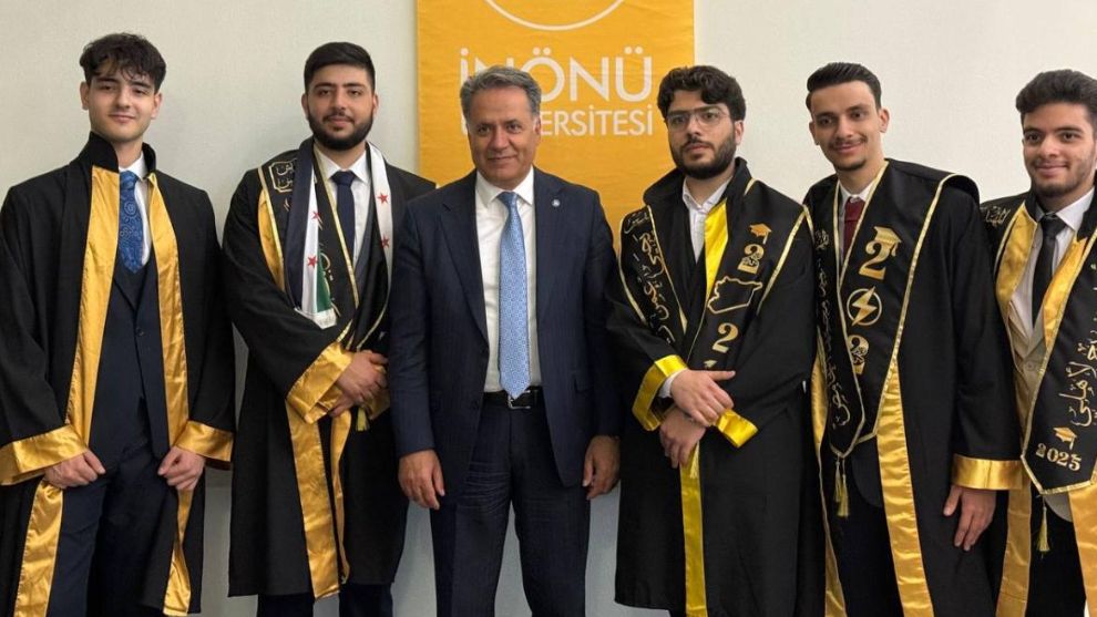 Suriyeli ve Yemenli Öğrenciler Malatya'da Mühendislik Fakültesinde Derece Yaptı