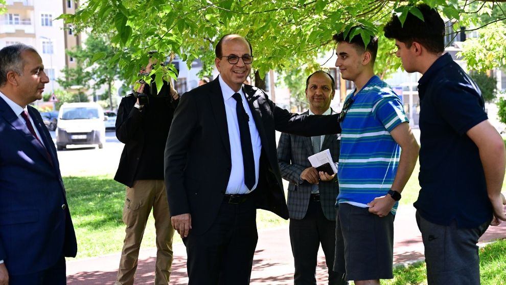 Yeşilyurt Belediyesi sosyal yaşam alanlarını yeniliyor