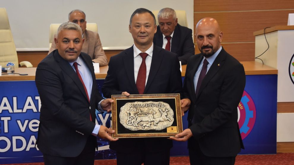 Kırgız büyükelçi Malatya’da: “Yatırım fırsatları sunuyoruz”