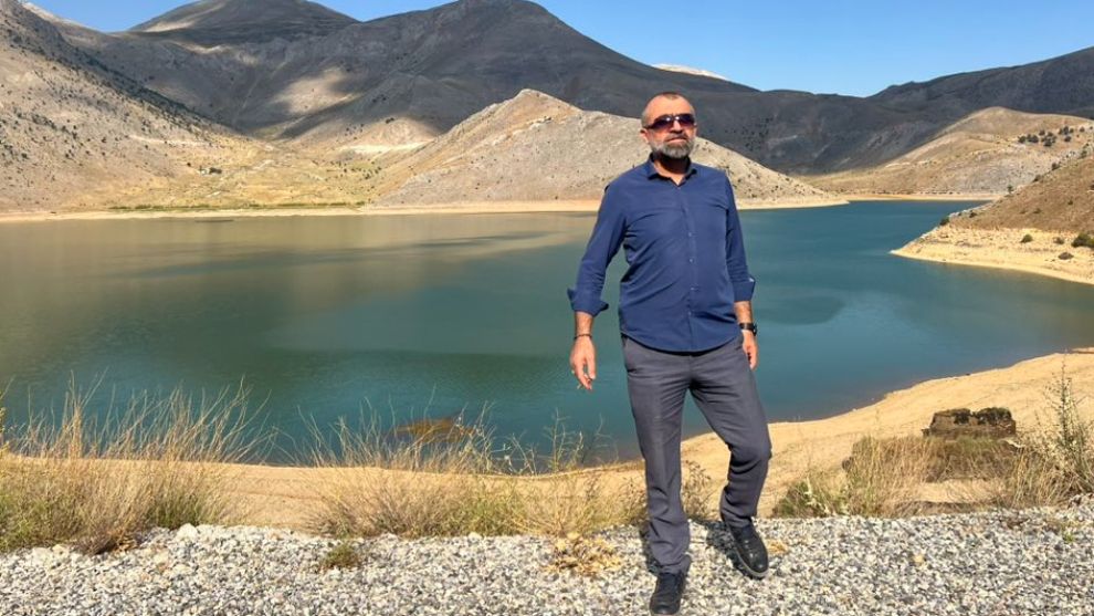 Sürekli yalanında yalanını söyleyenlerde uzak gidin