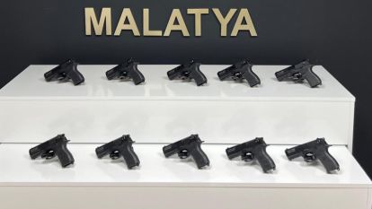 Malatya'da yolcu otobüsünde 10 ruhsatsız tabanca ele geçirildi