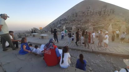 Pütürgeli Gençler Nemrut Dağı'nda