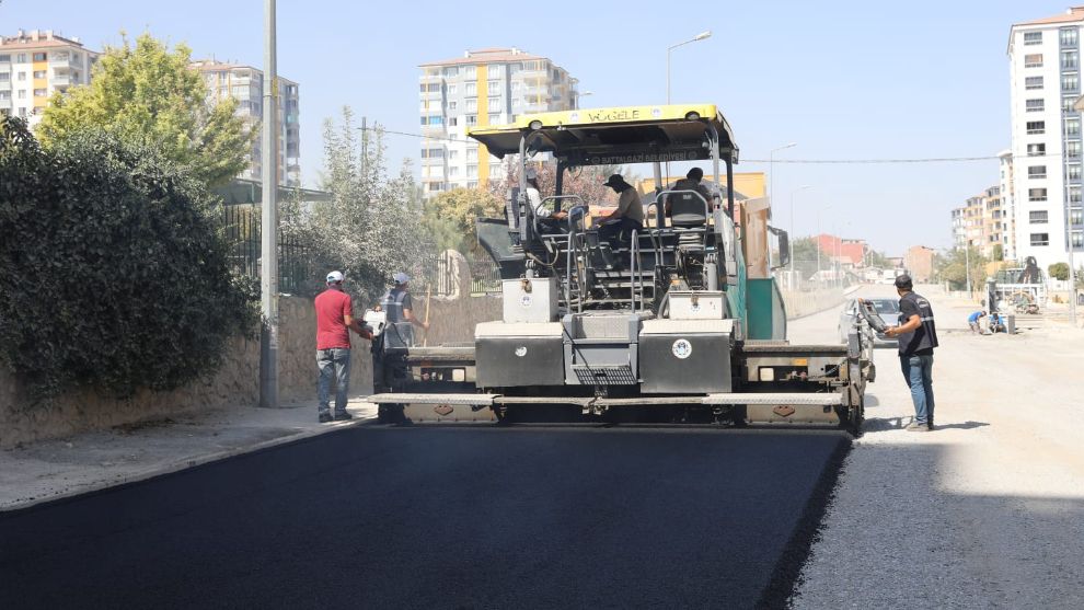 Battalgazi'de Deprem Konutlarının Yolları Yenileniyor