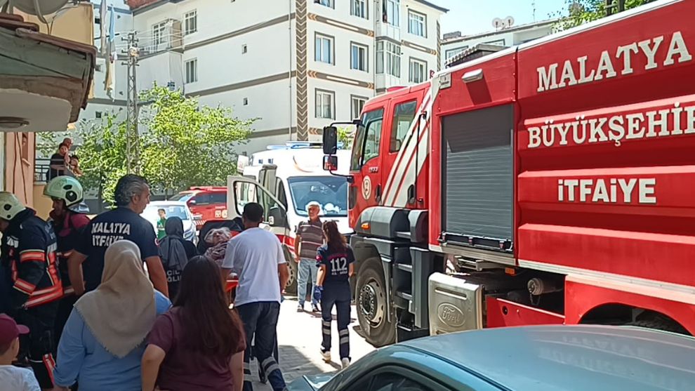 Malatya'da İki Ayrı Yangın Olayı: Bir Vatandaş Dumandan Etkilendi