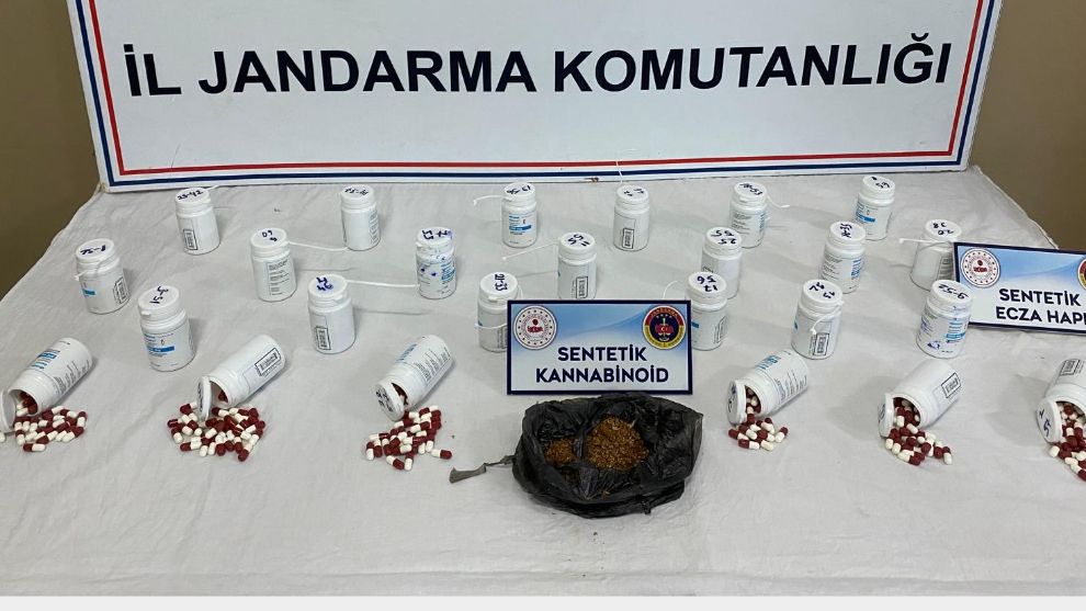Malatya'da Jandarma Operasyonunda Uyuşturucu ve Hap Ele Geçirildi