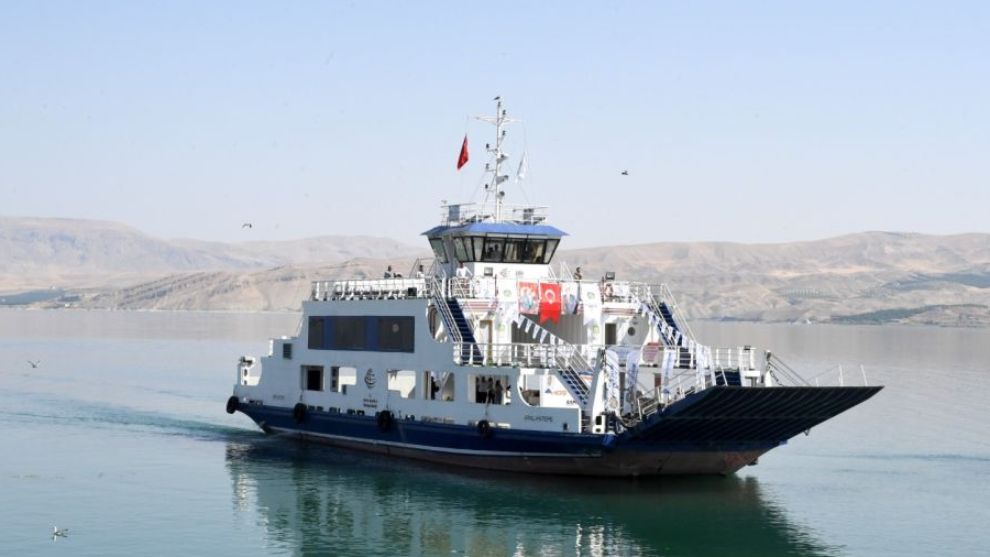 Malatya'da Yetim Çocuklara Feribot Gezisi