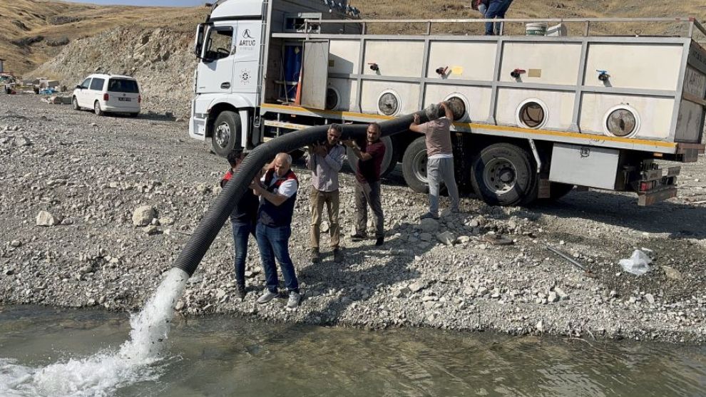 Malatya'da İç Sulara 1 Milyonun Üzerinde Yavru Balık Bırakıldı