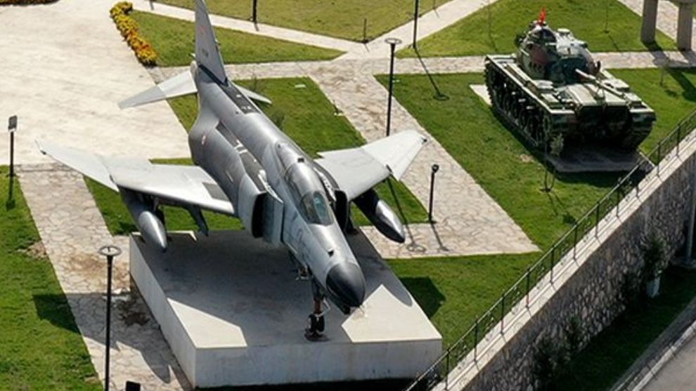 Malatya'da Savaş Uçağı Hedef Oldu!..