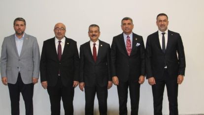 Aslan Parçası Bunlar... Elazığ'ın Tüm Sorunlarını Çözdüler, İhracat Sorunu Olmayan Kayısı Kalmış!..