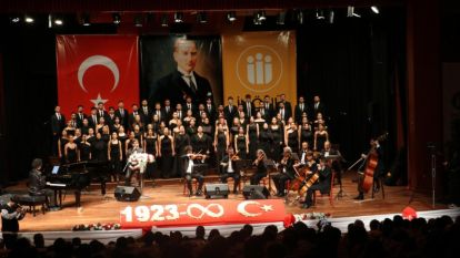 “Ezgiden Dizeye Cumhuriyet Destanı”