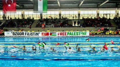 Gazze İçin Umuda Kulaç Attılar: Malatya'da Anlamlı Yüzme Yarışması