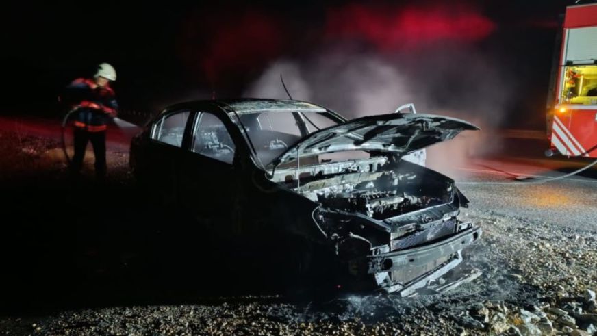 Malatya'da Seyir Halindeki Otomobil Alev Aldı