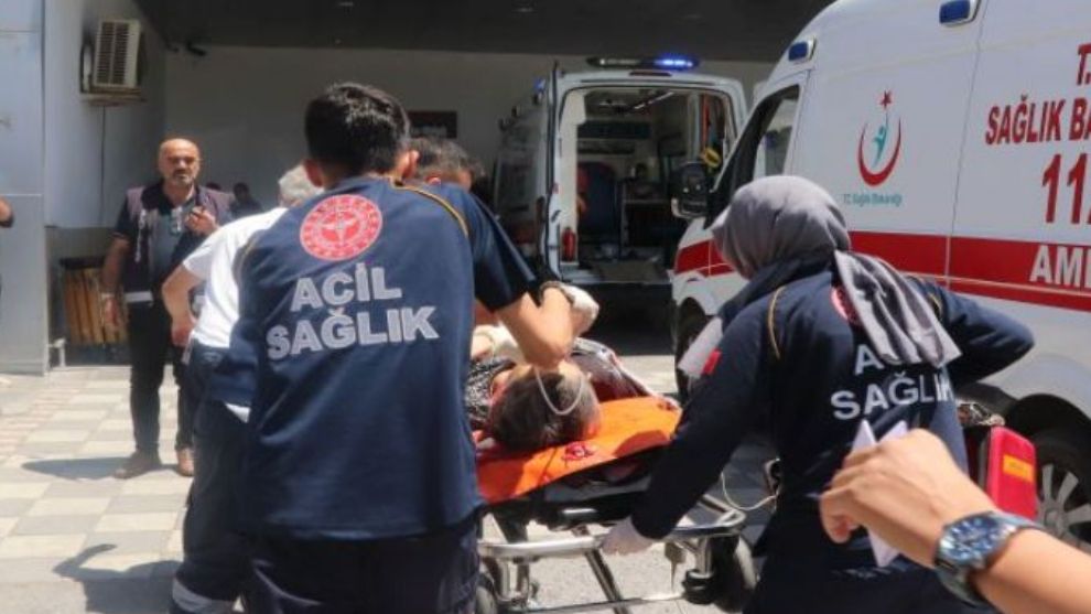 Annesi ile birlikte 3 kişiyi öldüren polisin davası ertelendi