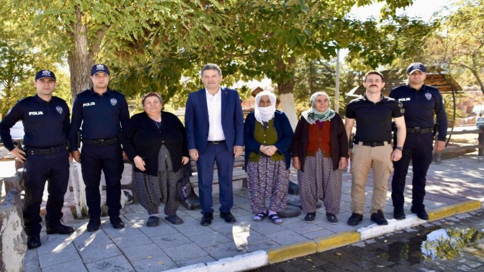 Kayhan Ay Arguvan'da: Vatandaşlarla Birebir Görüşme Yaptı