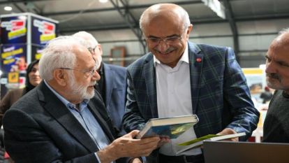 Malatya'da 250 Bin Kişi Kitaba Dokundu!..