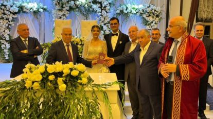 Özdemir ve Barutcuoğlu Ailelerinin Mutlu Günü 