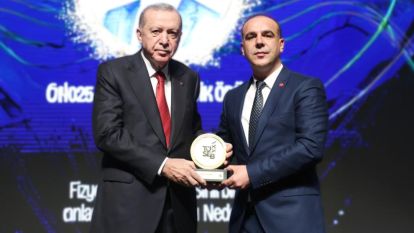 Suat Tekin'e Cumhurbaşkanlığı Külliyesi'nde Ödül