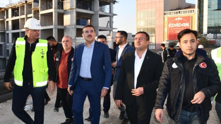 Çarşı "Saraya" Dönüşüyor!..