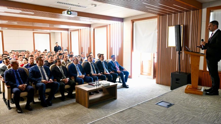 Vali Yardımcılarına, Kaymakamlara ve Müdürlere Liderlik Dersi: “Planlama, Örgütleme, Yürütme Bir Bütündür”