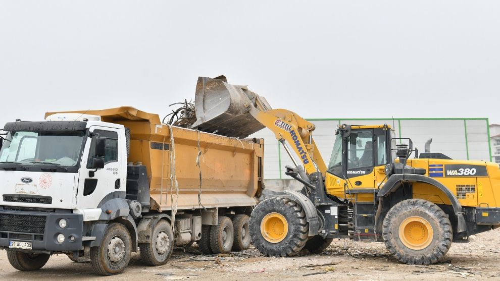 Tehlike Oluşturan Hafriyat Kaldırıldı! Mahalle Rahata Kavuştu