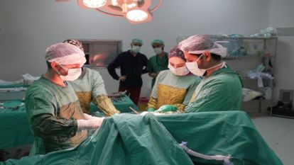 70 Yaşındaki Kadın Dev Tümörden Ameliyatla Kurtuldu