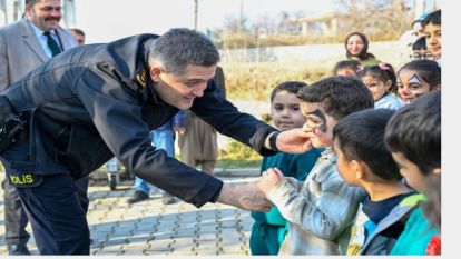 Emniyet Müdürü Kayhan Ay Minik Öğrencilerin Heyecanına Ortak Oldu