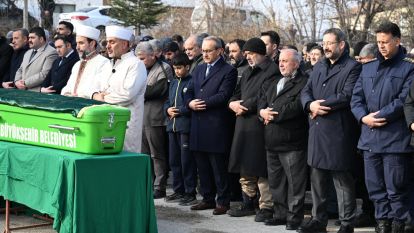 Malatya İl Müftüsü Annesinin Cenaze Namazını Kıldırdı 