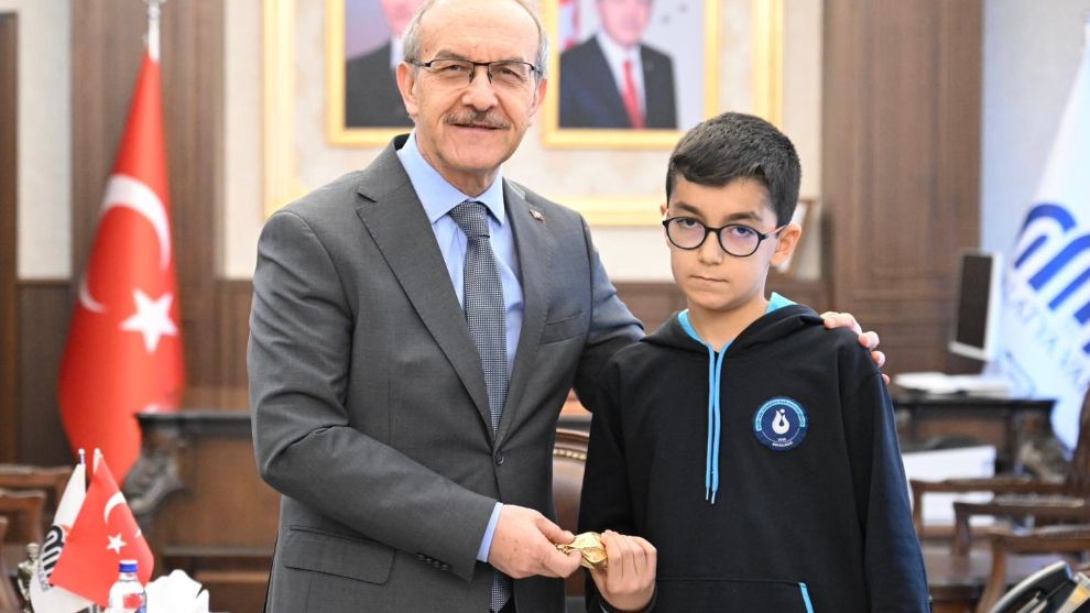 Malatya'da 7 Ayda Hafızlığını Tamamlayan Kerem Ödüllendirildi