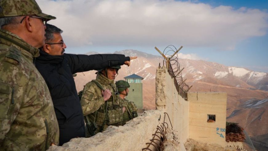 Zorlu Paşa Köylülerle Buluştu