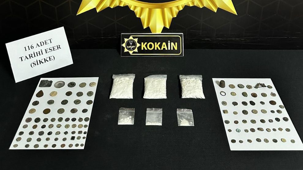 Torbacıdan Kokain Çıktı, Bonus Olarak Sikke Geldi