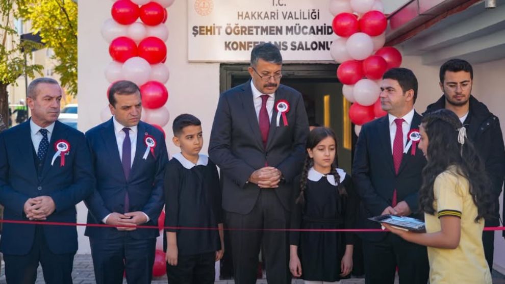 Tunç Gibi Salon: Sarsılmaz Bir Vefa!
