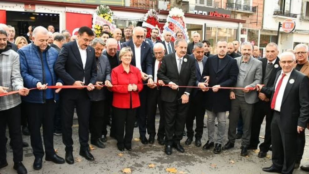 Yeni Dernek Açıldı: Çaylar Ankara'dan, Muhabbet Yeşilyurt'tan