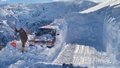 3 Metre Karın Altından Araç Çıktı: Malatya'da Sıra Dışı Kurtarma