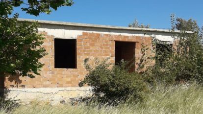 Evin içinde bir hayat yok, Ama altında gizlenmiş bir ölüm var