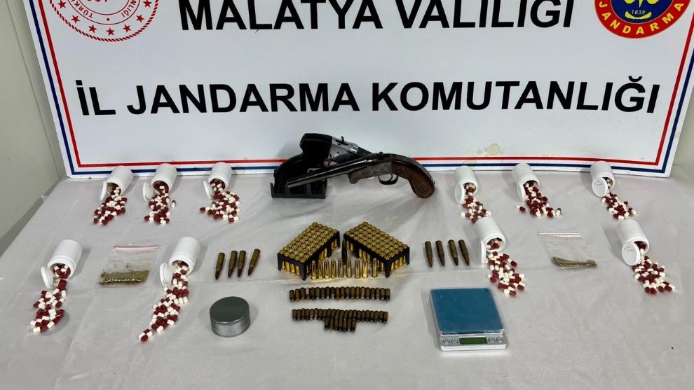 Battalgazi'de Operasyon: Tabanca, Fişekler ve Uyuşturucu Yakalandı