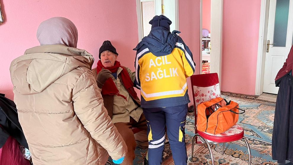 İş makinesiyle ulaşılan hasta hastaneye yetiştirildi